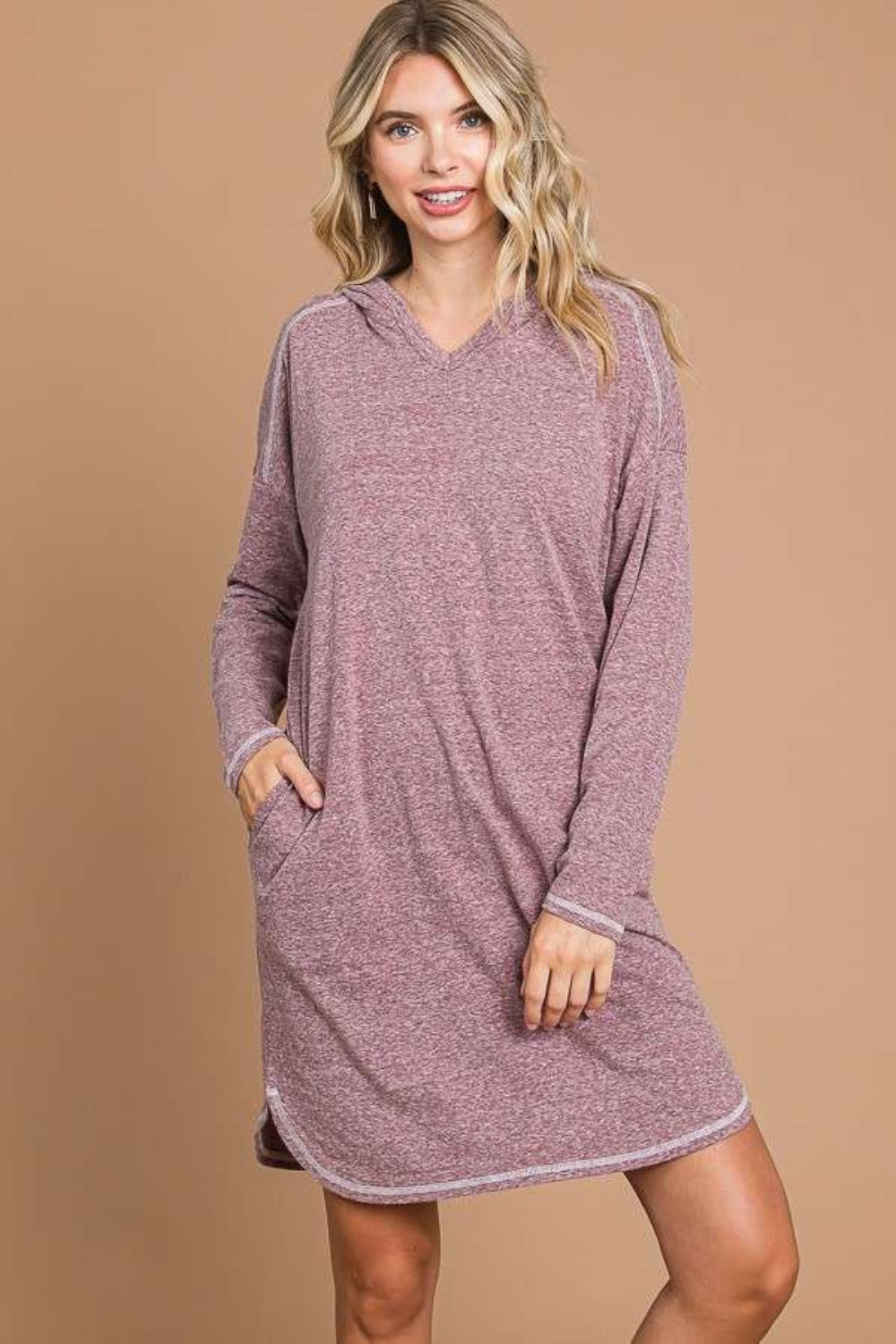 Culture Code – Langes Pulloverkleid mit Kapuze und langen Ärmeln in voller Größe