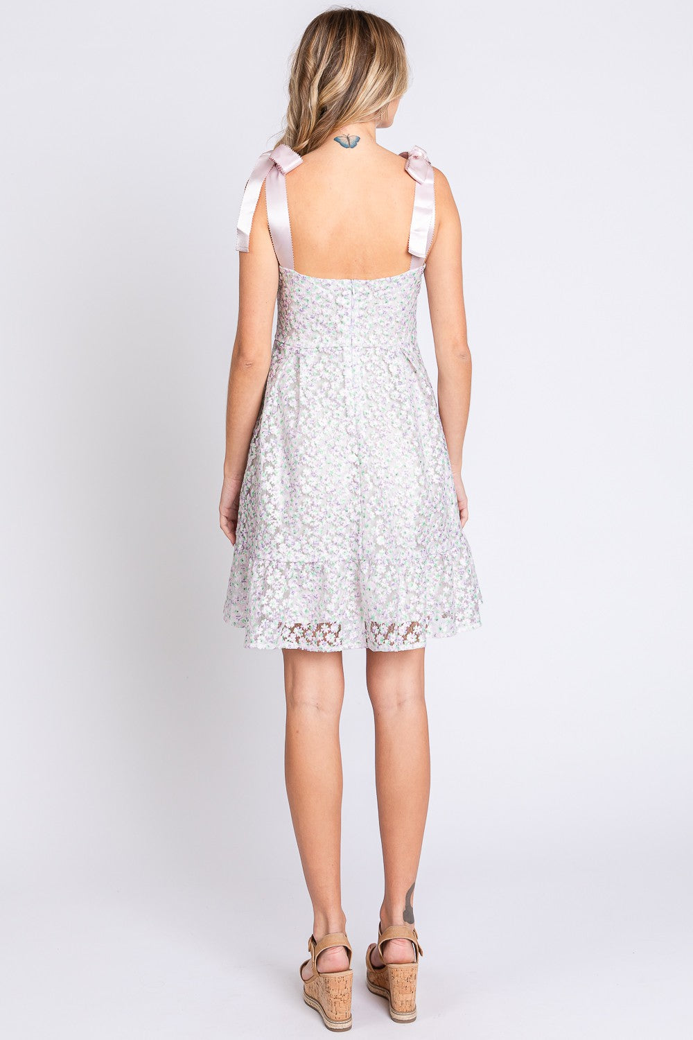 GeeGee – Ärmelloses Kleid aus Netzstoff mit Blumenstickerei