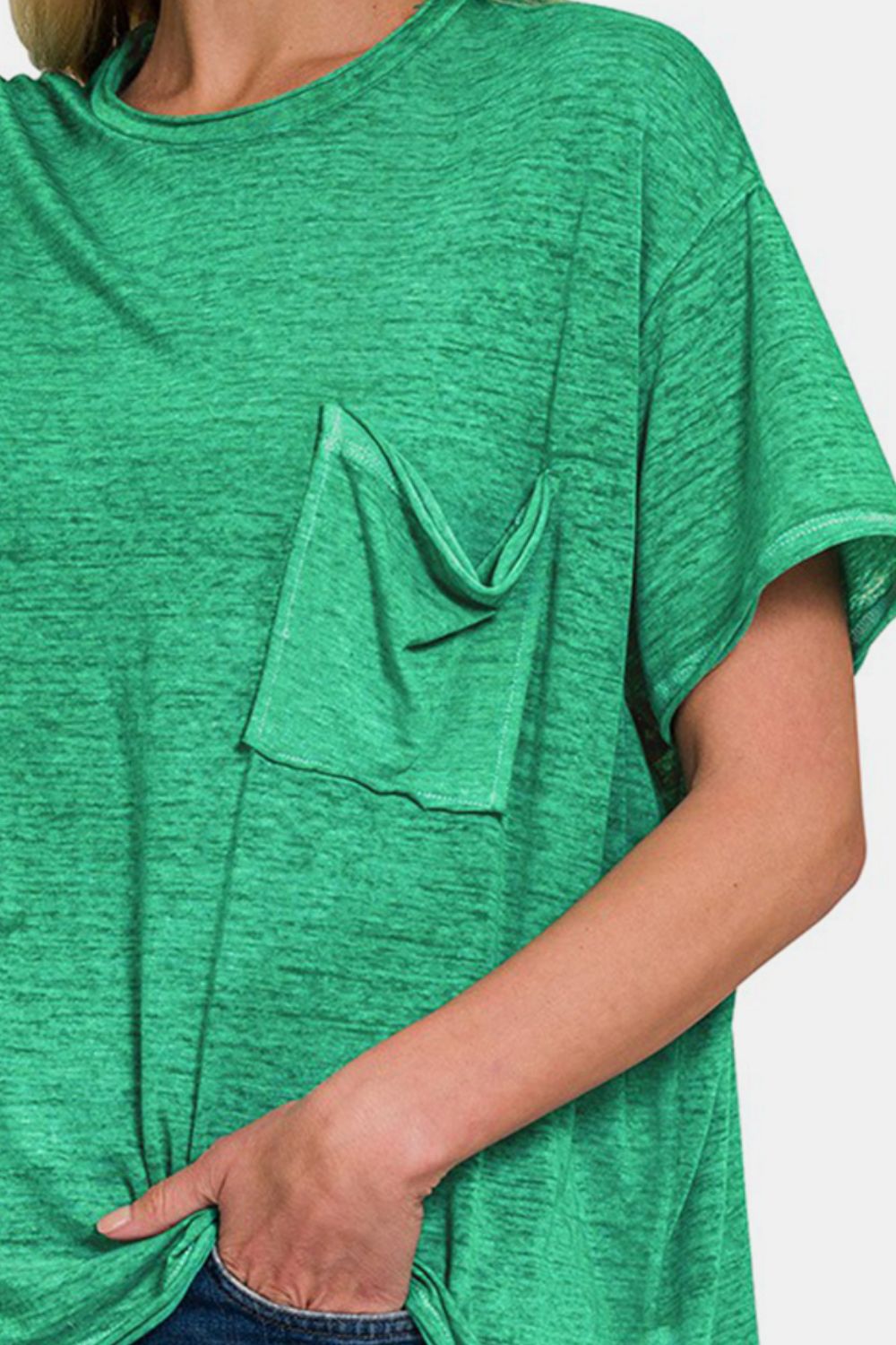 Zenana T-Shirt mit Rundhalsausschnitt und überschnittenen Schultern und Taschen