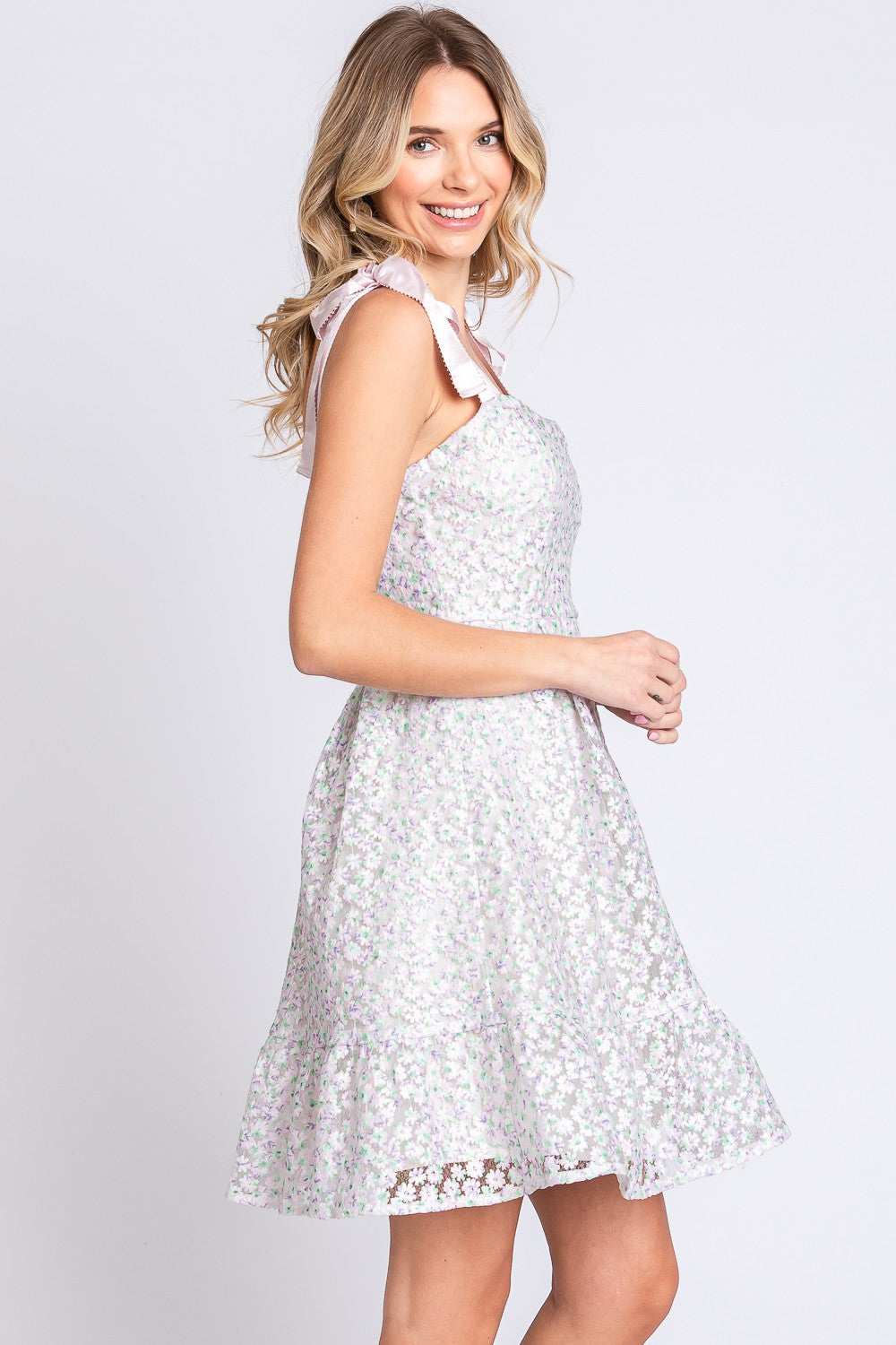 GeeGee – Ärmelloses Kleid aus Netzstoff mit Blumenstickerei