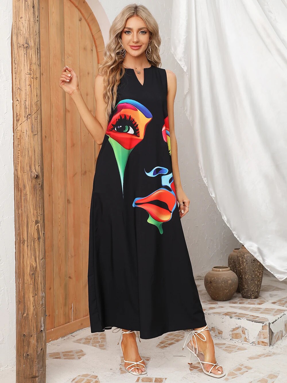 Women's Sleeveless V-Neck Loose Beach Dress - Casual Face Print Summer Dress