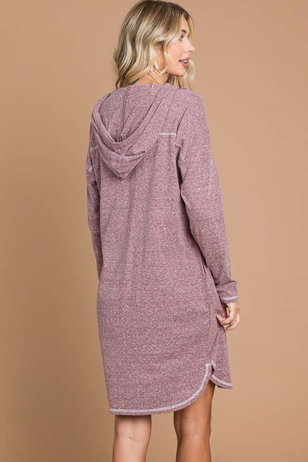 Culture Code – Langes Pulloverkleid mit Kapuze und langen Ärmeln in voller Größe