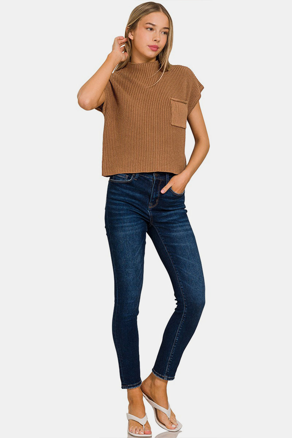Zenana – Kurzer Pullover mit Stehkragen und kurzen Ärmeln