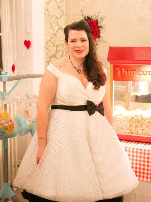 Kurzes Brautkleid im Vintage-Stil im 50er-Jahre-Stil in Übergröße mit Punkten, 20111660 