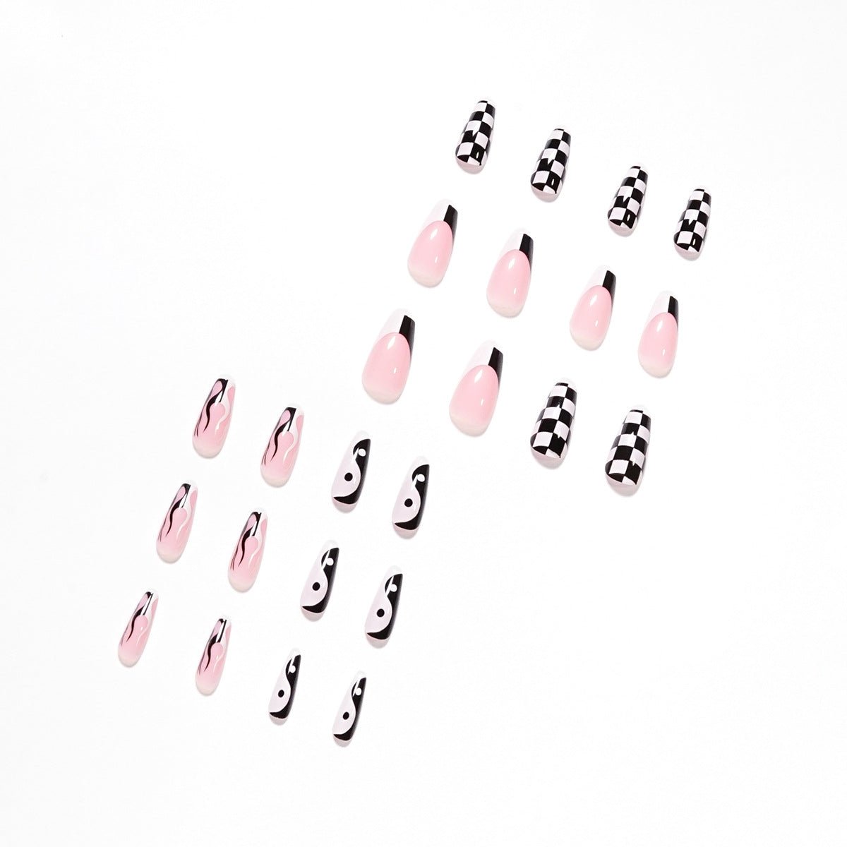 Bettycora – Stylischer Mix aus French Press On Nails mit Schachbrettmuster 