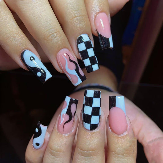 Bettycora Checkerboard Stylish Mix Presse française sur les ongles 